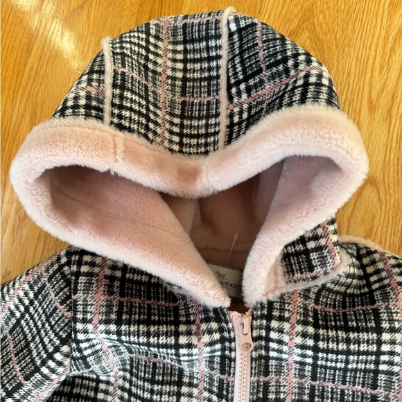 Gorgeous velvet girls swing coat in a size 6- perfect condition! - Picture 4 of 8